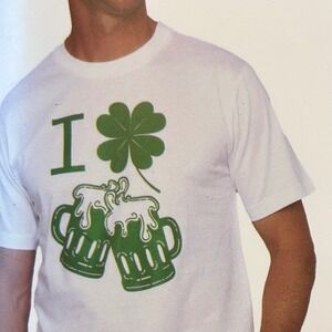 NWT Mens St Patricks Day Graphic T-Shirt White Shamrock Beer Mugs XXL St. Paddys